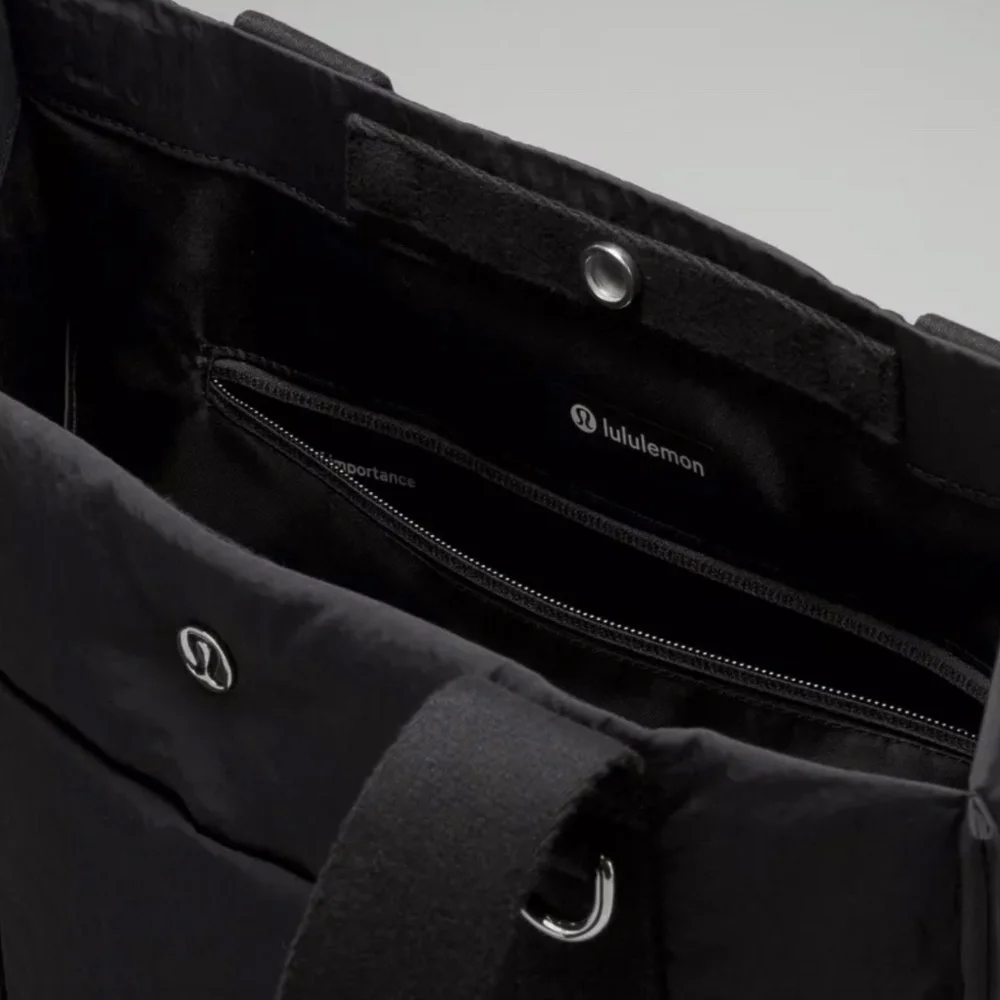 lululemon black padded boxy tote bag - Picture 5 of 15